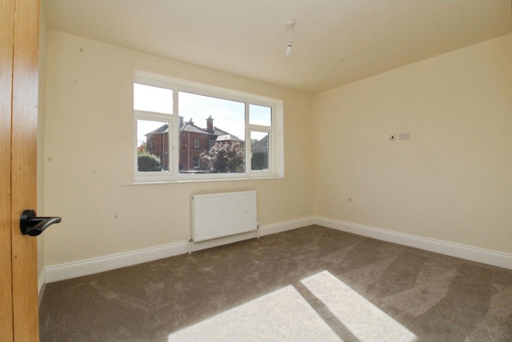 Pbox-bedroom-338934.JPG