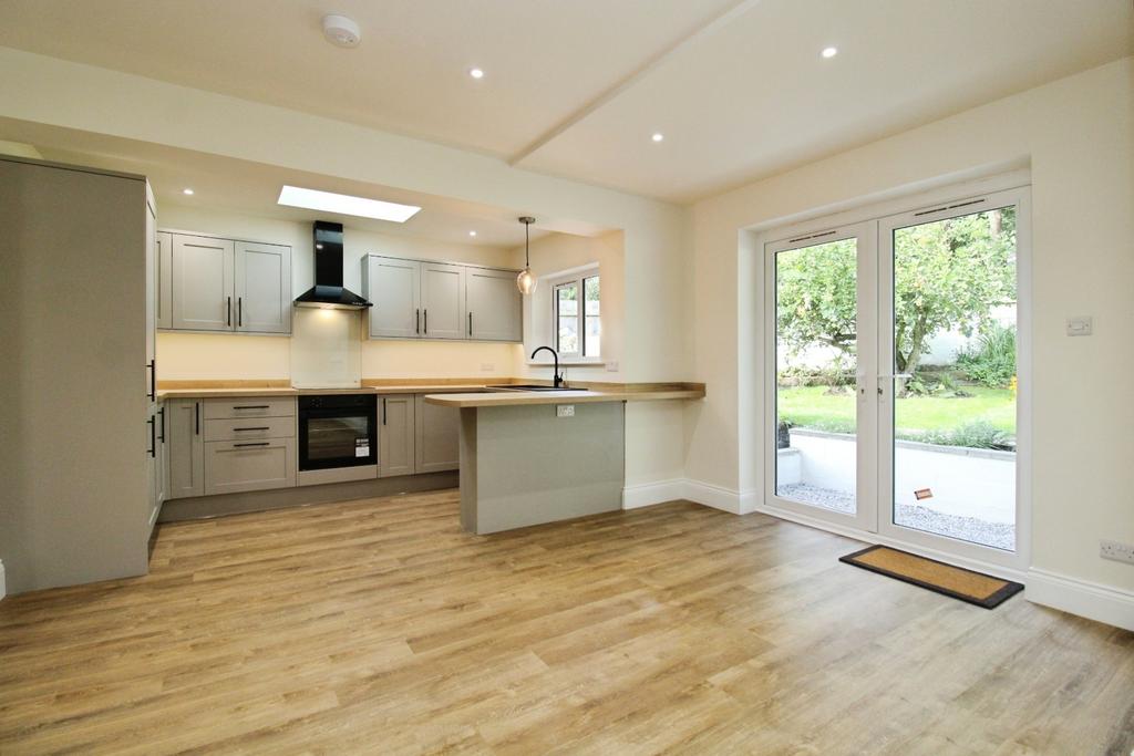Pbox-kitchen-338934.JPG