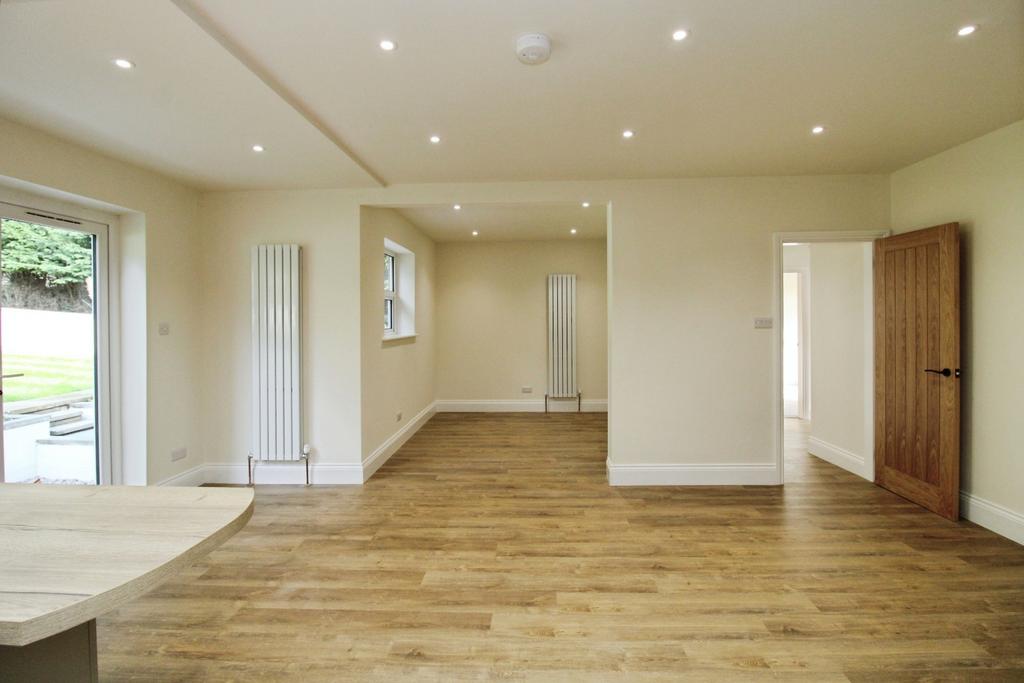 Pbox-living room-338934.JPG