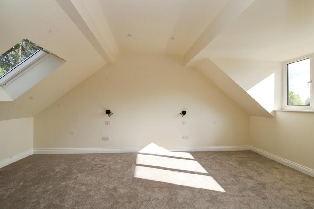 Pbox-bedroom-338934.JPG