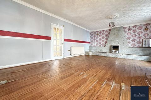 3 bedroom end of terrace house for sale, Tyntyla Road, Tonypandy, CF40