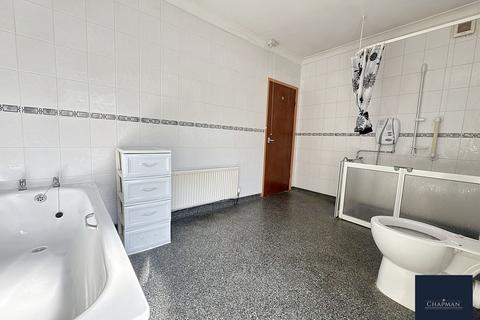 3 bedroom end of terrace house for sale, Tyntyla Road, Tonypandy, CF40