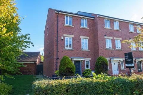 3 bedroom end of terrace house for sale, Thursday Street, Swindon SN25