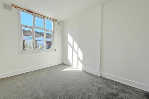 3 bedroom flat to rent, Ealing , W5
