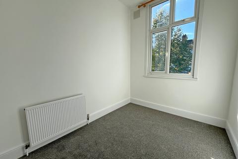 3 bedroom flat to rent, Ealing , W5