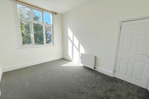 3 bedroom flat to rent, Ealing , W5