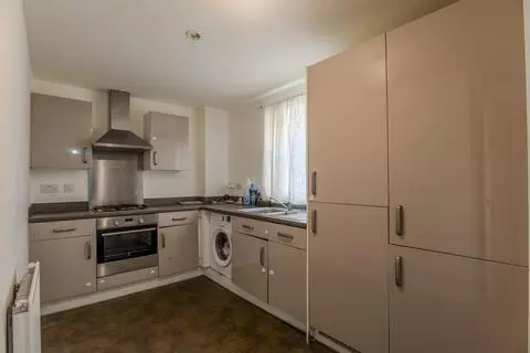 2 bedroom flat for sale - Photo 6