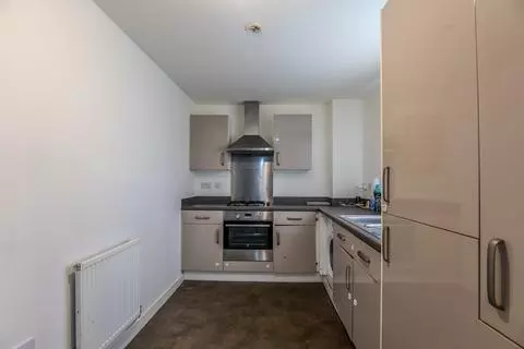 2 bedroom flat for sale - Photo 8