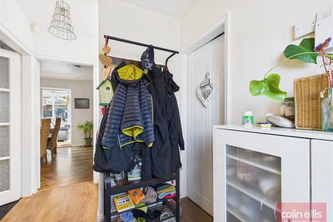 undefined, Ling Hill, Scarborough