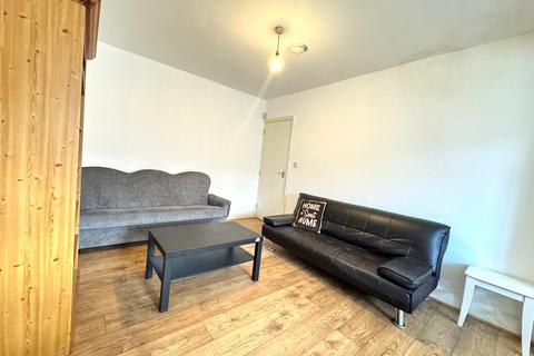 4 bedroom terraced house to rent, Leeds LS2