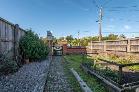2 bedroom semi-detached house for sale, Isenhurst Court, Bembridge