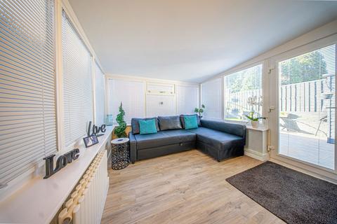 2 bedroom semi-detached house for sale, Reevy Avenue, Bradford BD6