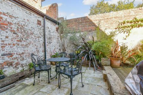 undefined, Sea Street, Newport, Isle of Wight