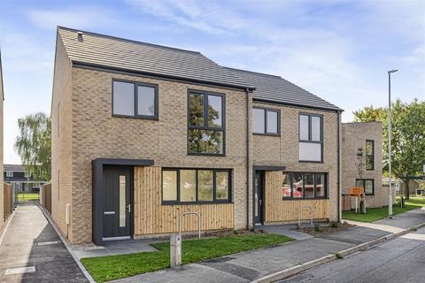 3 bedroom semi-detached house for sale, Northfield Avenue, Cambridge CB4