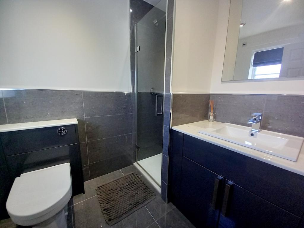 Bedroom one en suite