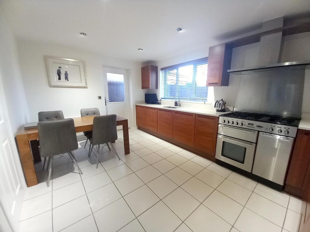 Dining kitchen
