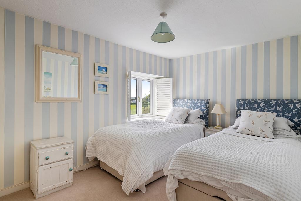 A27 - The Knowle, West Charleton - 250916