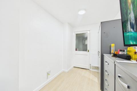 undefined, High Street, Gloucester, Gloucestershire, GL1