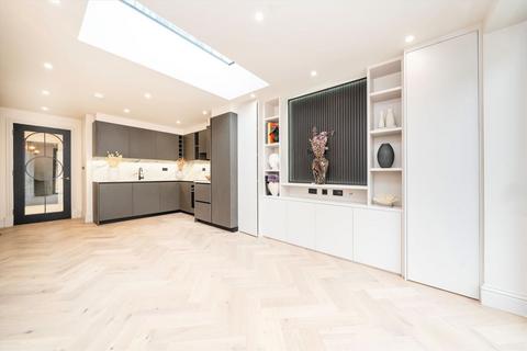 2 bedroom flat for sale, Ashfield Road, London W3