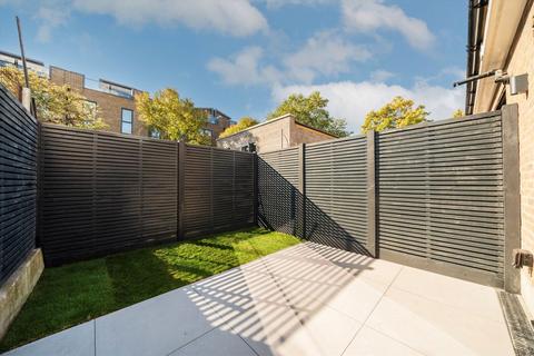 2 bedroom flat for sale, Ashfield Road, London W3
