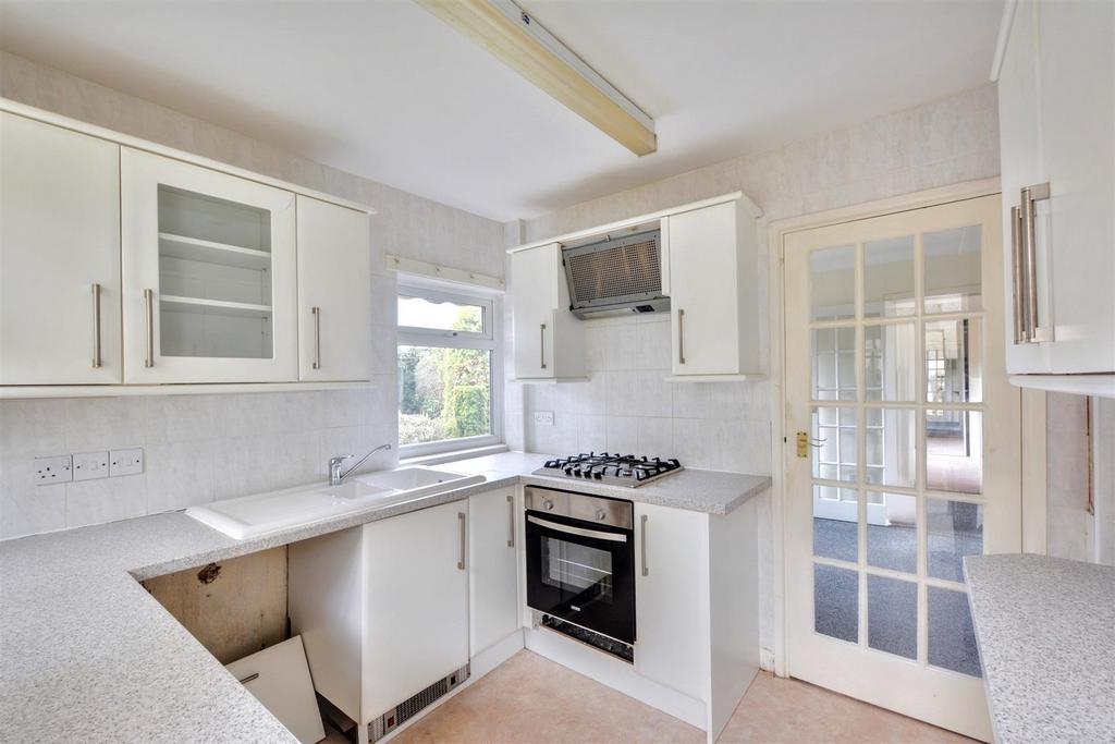 Kitchen 2.jpeg