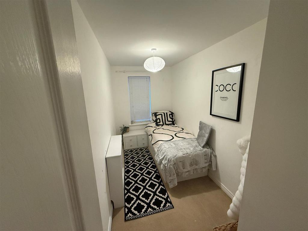 Bedroom 2 - Single bedroom.jpg
