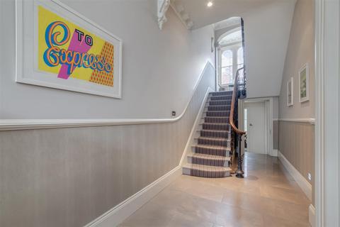 undefined, Belsize Crescent, Belsize Village, NW3