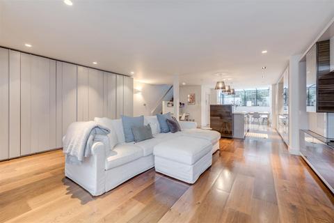 undefined, Belsize Crescent, Belsize Village, NW3