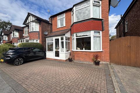3 bedroom detached house for sale, Montrose Avenue, Woodsmoor