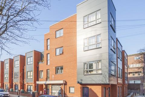 2 bedroom flat for sale, Zoffany Street, Archway, London, N19