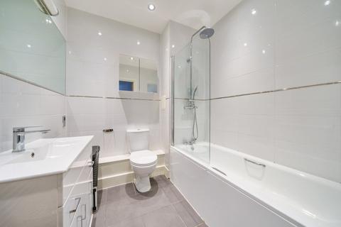 2 bedroom flat for sale, Zoffany Street, Archway, London, N19