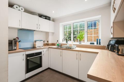 2 bedroom apartment for sale, Bewley Street, London, SW19