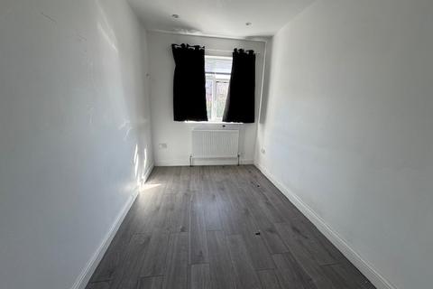 undefined, Havering Gardens, Romford RM6