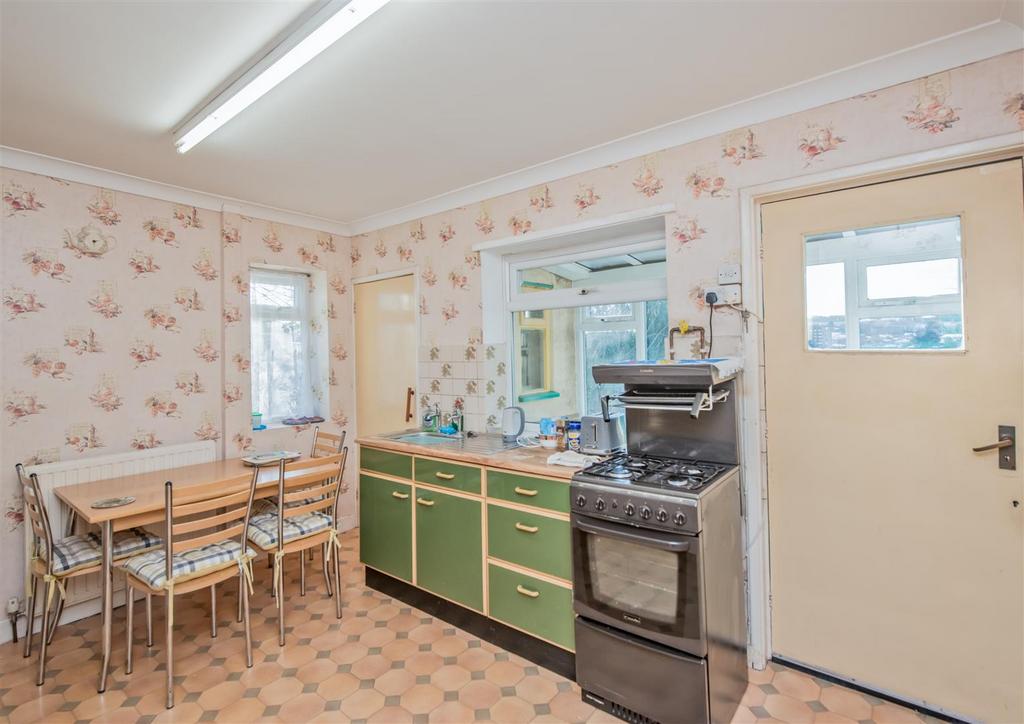 Dining Kitchen: