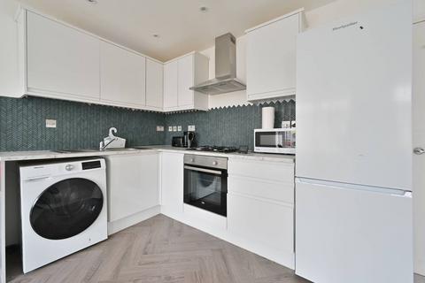 2 bedroom flat to rent, Salisbury Road, Harrow, HA1