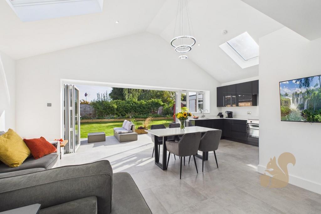 CAM01659 G0-PR0601-STILL012.jpg