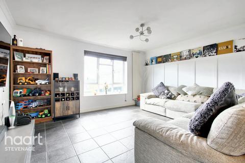 21 Aubries, Walkern, Stevenage, SG2 7NJ