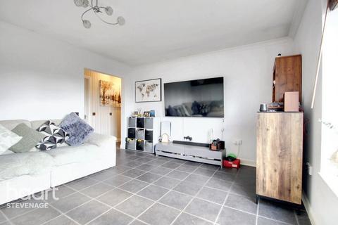 21 Aubries, Walkern, Stevenage, SG2 7NJ