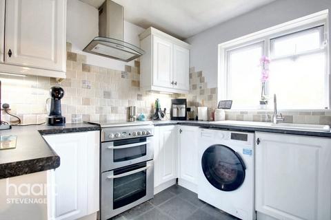 21 Aubries, Walkern, Stevenage, SG2 7NJ