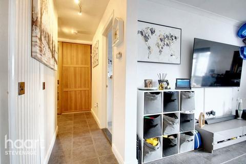 21 Aubries, Walkern, Stevenage, SG2 7NJ
