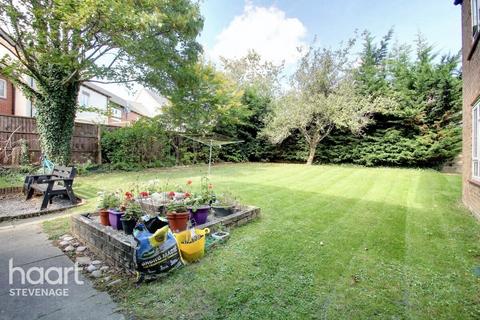 21 Aubries, Walkern, Stevenage, SG2 7NJ