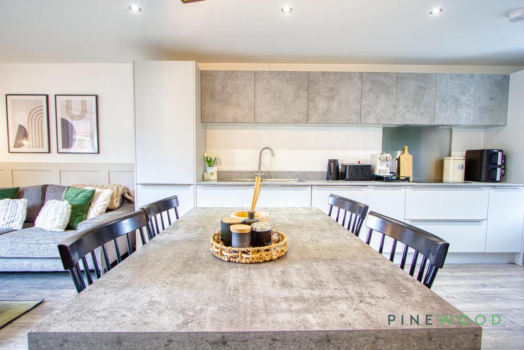 Kitchen / Dining Room