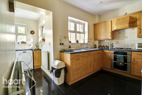 3 Collinge Close, East Malling, West Malling, ME19 6QS