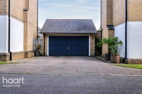 3 Collinge Close, East Malling, West Malling, ME19 6QS
