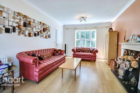 3 Collinge Close, East Malling, West Malling, ME19 6QS