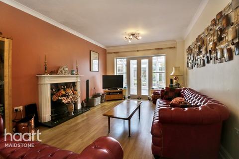 3 Collinge Close, East Malling, West Malling, ME19 6QS