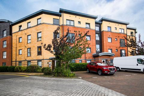 2 bedroom ground floor flat for sale, Raven Close, Watford WD18