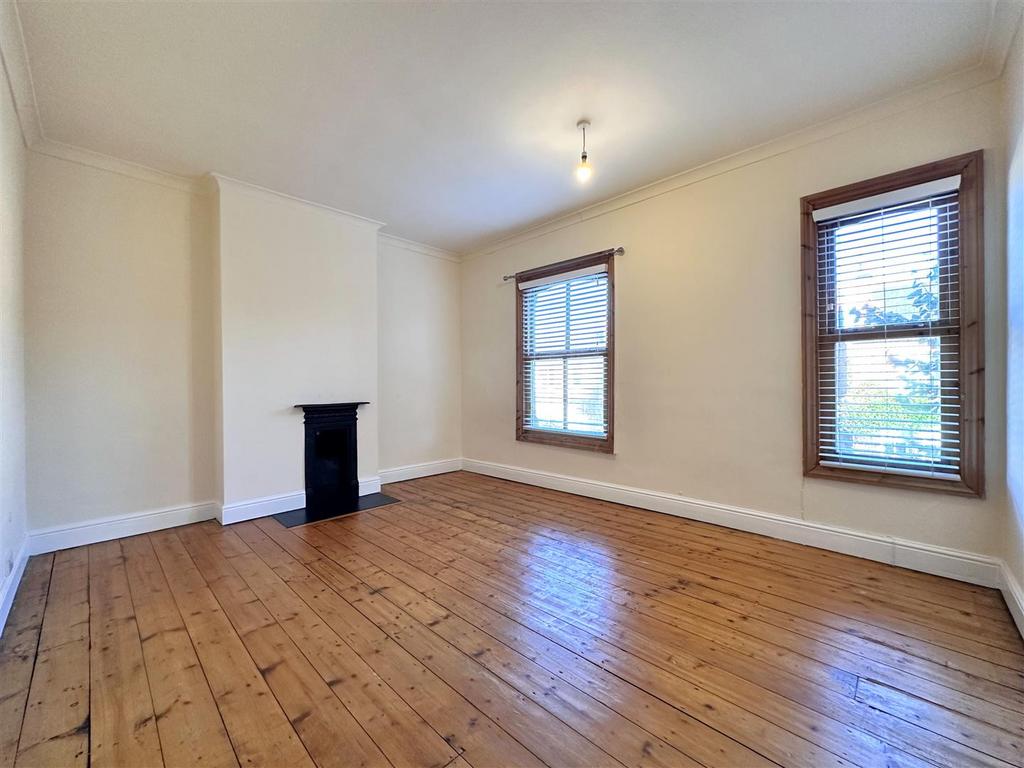 Master Bedroom 324