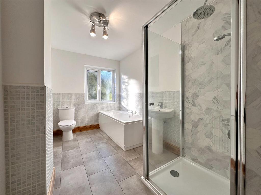 Four-Piece Bathroom 340