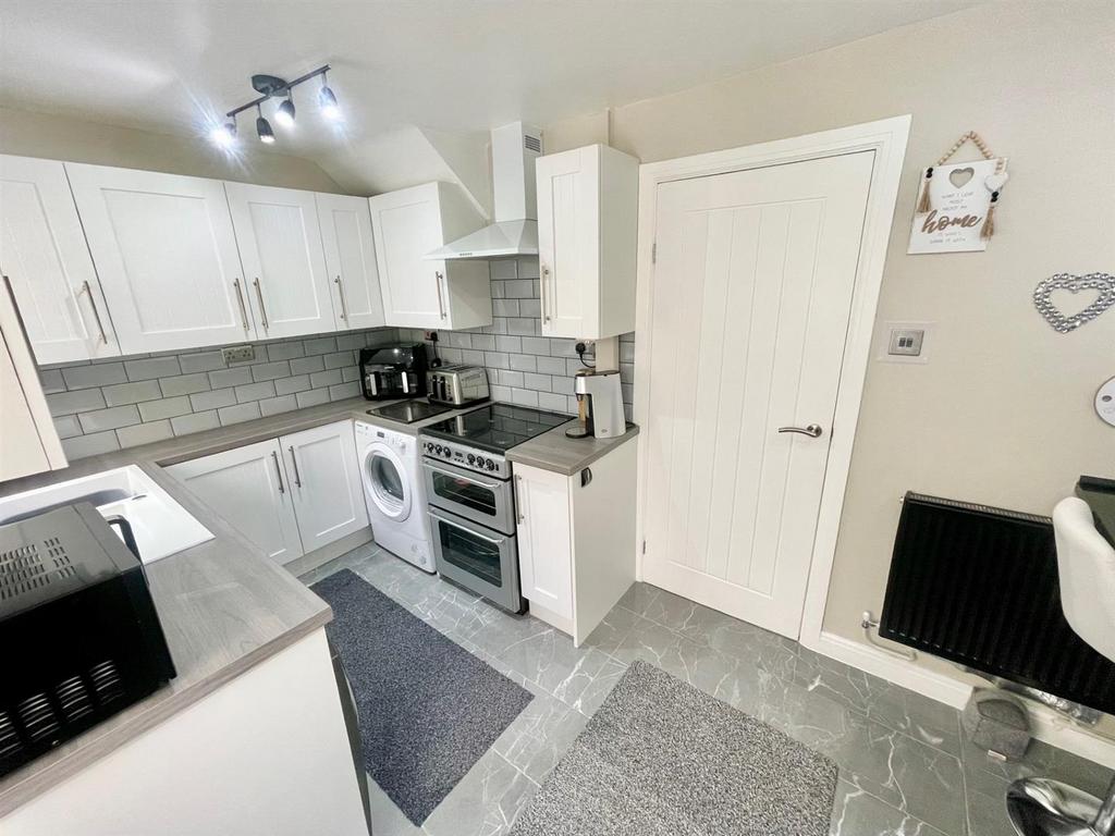 Kitchen 3.jpg